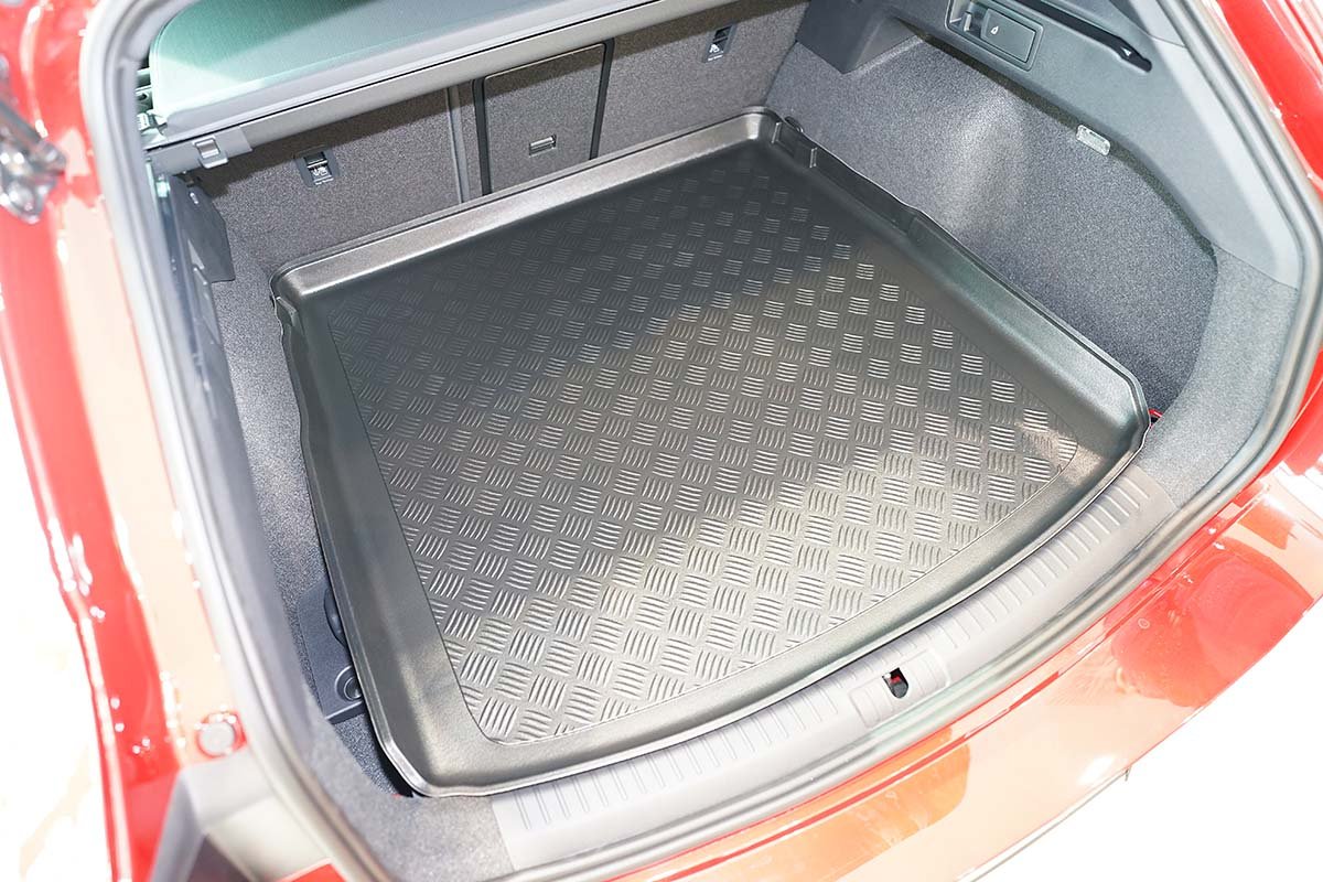 Tavita de portbagaj Seat Leon IV PHEV, caroserie Combi, fabricatie 2020 - prezent, portbagaj superior - 6