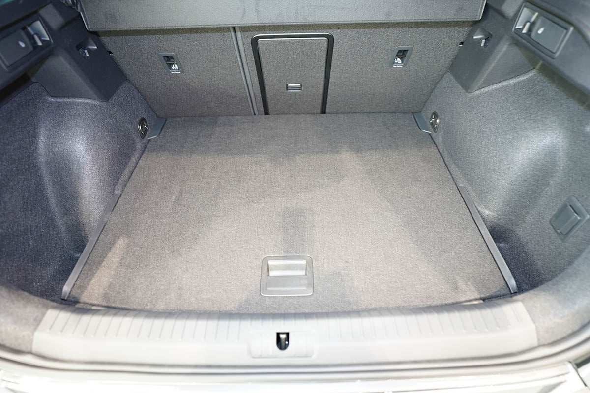 Tavita portbagaj Cupra Formentor PHEV fabricatie 01.2021 - prezent, caroserie suv, portbagaj superior, podea variabila in pozitie superioara #1