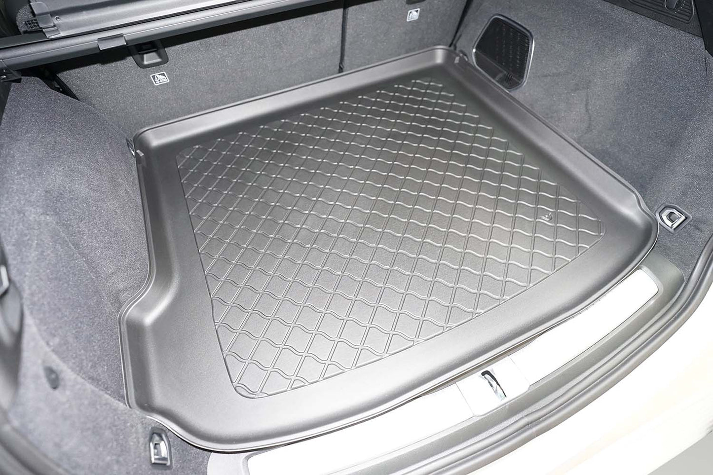 Tavita portbagaj Jeep Grand Cherokee V PHEV fabricatie 05.2022 - prezent, caroserie suv, 5 locuri #1