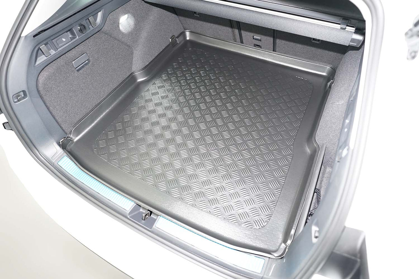 Tavita portbagaj Skoda Superb IV MHEV fabricatie 12.2023 - prezent, caroserie combi, podea variabila in pozitie superioara, fara separator #1