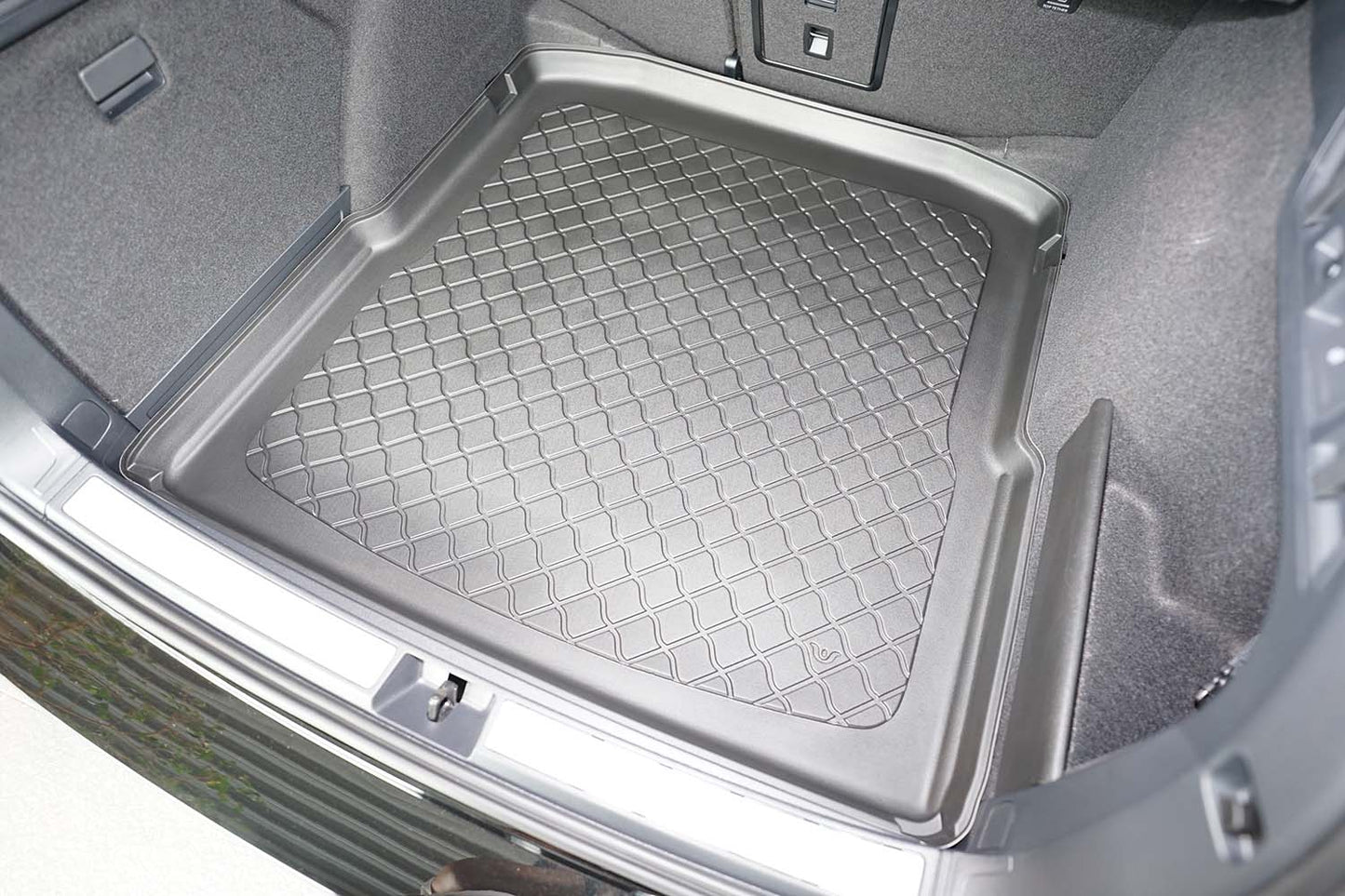 Tavita portbagaj Skoda Superb IV MHEV fabricatie 12.2023 - prezent, caroserie combi, portbagaj inferior, fara podea ajustabila pe inaltime, nu corespunde pentru PHEV #1
