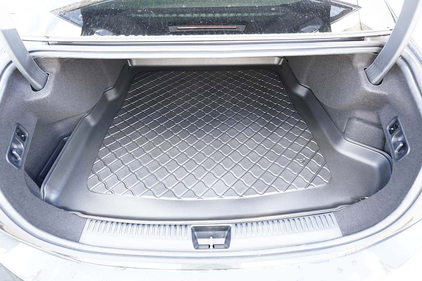 Tavite portbagaj Mercedes E-Class W214 PHEV, caroserie sedan, an fabricatie 10.2023 - prezent | 194030GRD