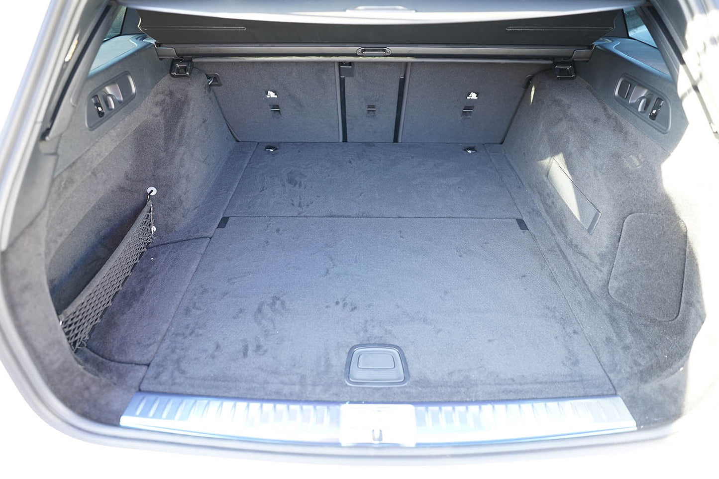 Tavita portbagaj Mercedes E-Class W214 T-Modell fabricatie 08.2023 - prezent, caroserie combi, nu corespunde pentru PHEV, cu ureche detasabila pe stanga #1 - Auto Alorria