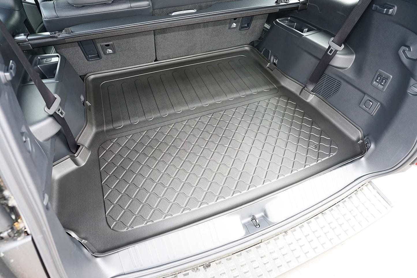 Tavita portbagaj Toyota Land Cruiser J25 fabricatie 06.2024 - prezent, caroserie suv, 7 locuri, rand 3 culcat #1 - Auto Alorria