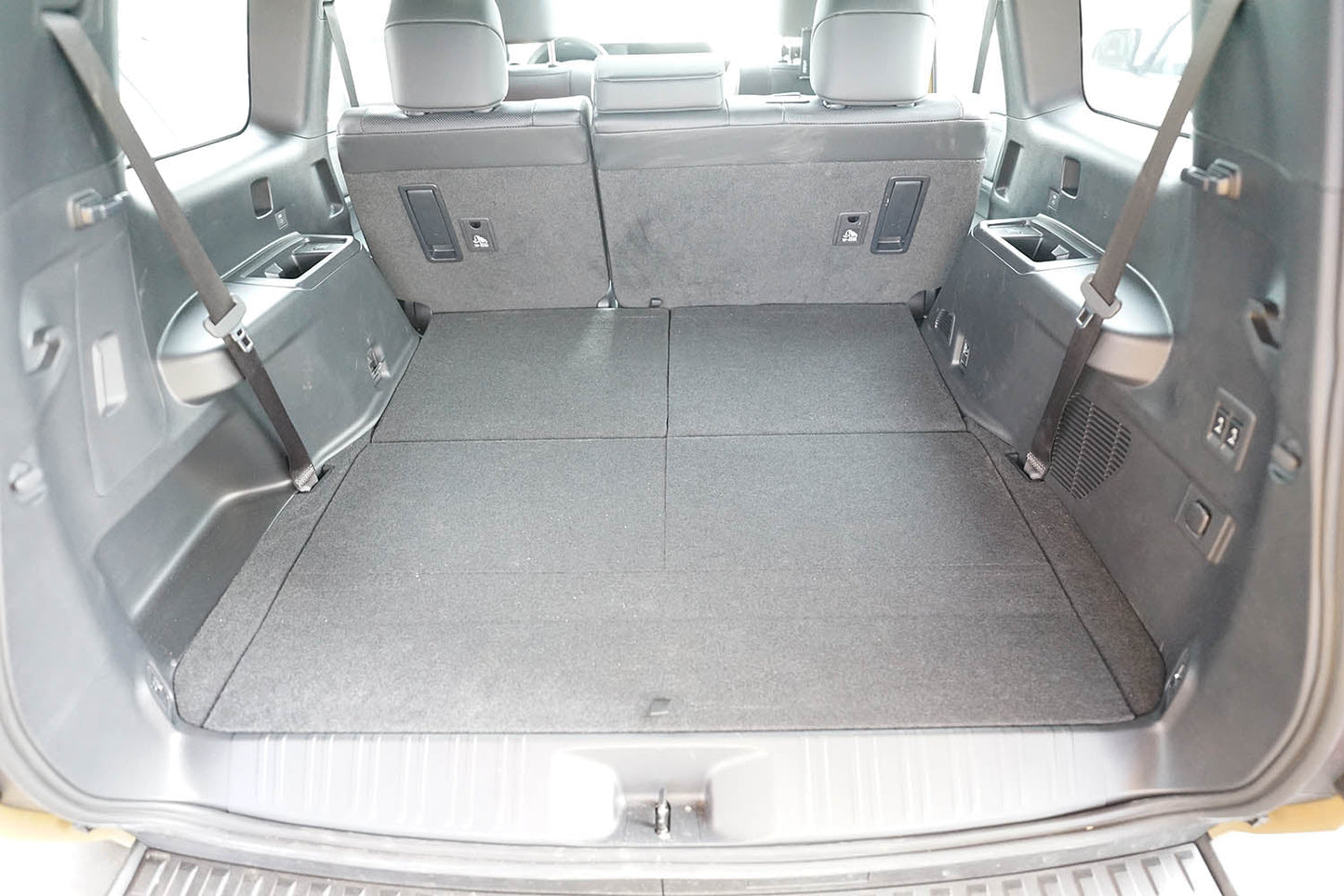 Tavita portbagaj Toyota Land Cruiser J25 fabricatie 06.2024 - prezent, caroserie suv, 7 locuri, rand 3 culcat #1 - Auto Alorria