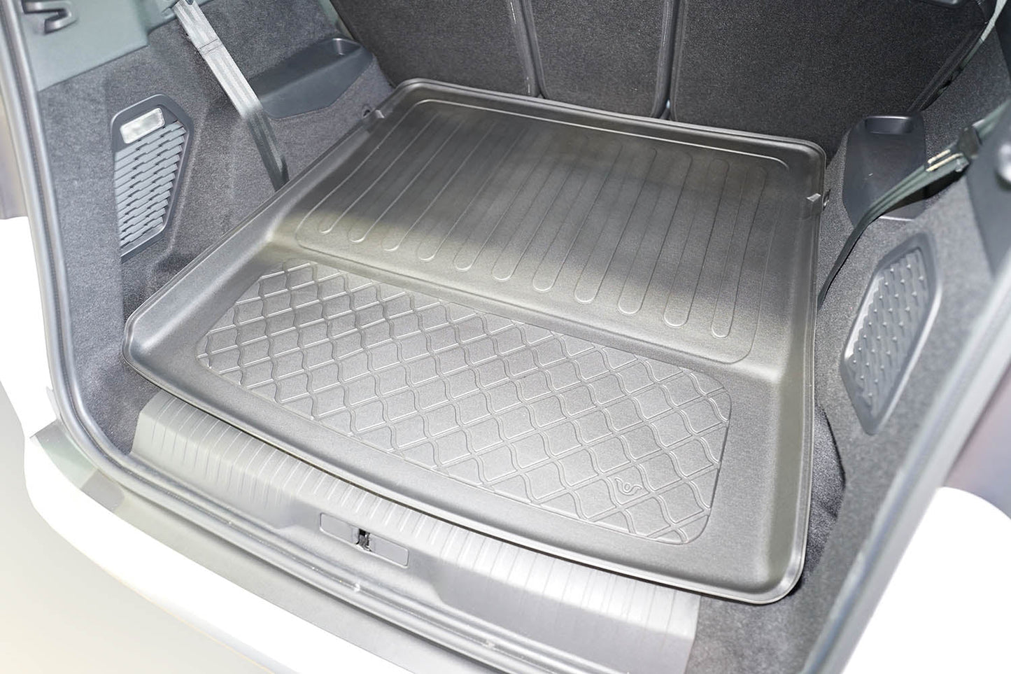 Tavita portbagaj Peugeot E-5008 fabricatie 10.2024 - prezent, caroserie suv, 7 locuri, rand 3 culcat #1 - Auto Alorria