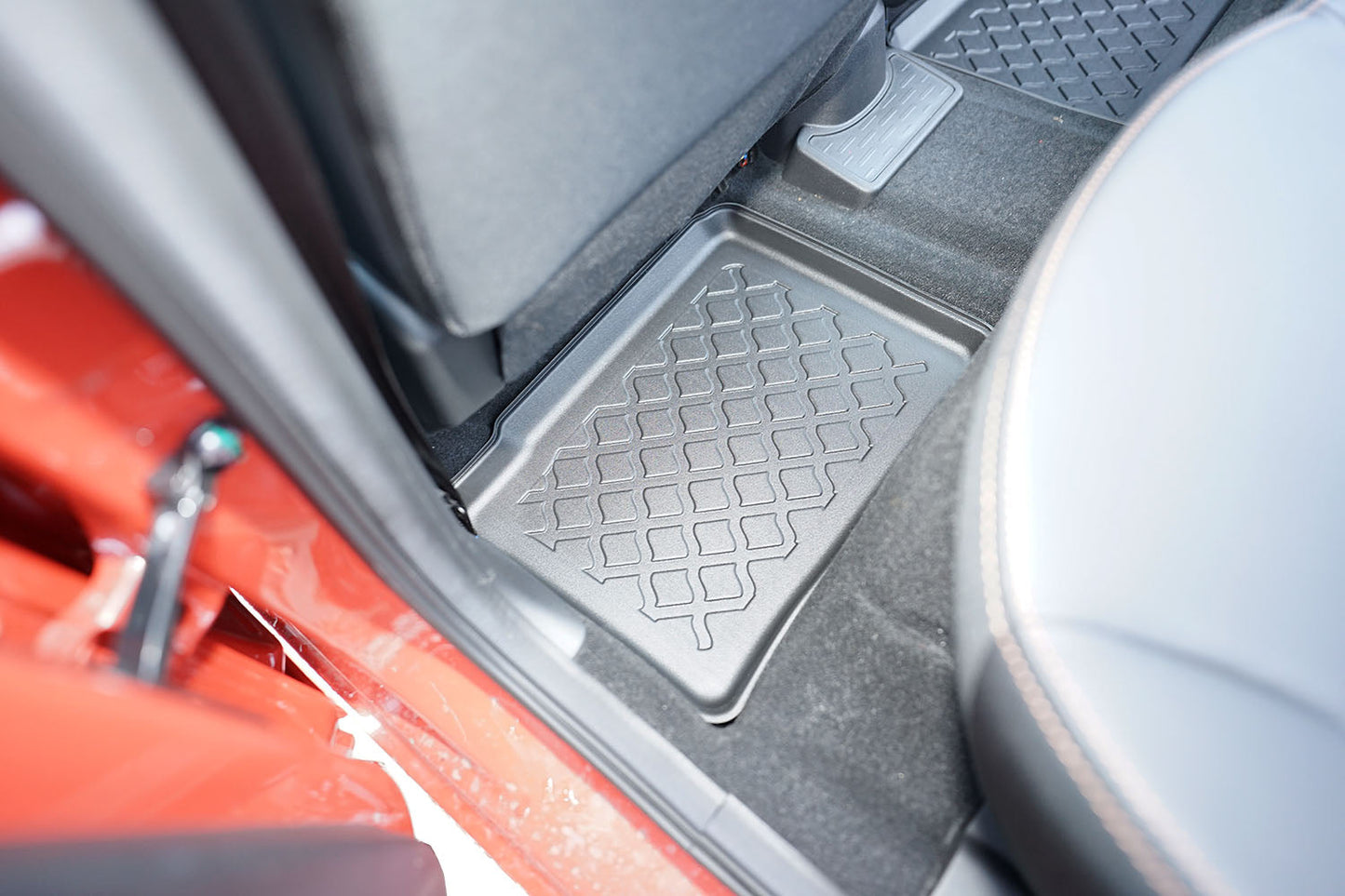 Covorase auto tip tavita Dacia Spring Facelift fabricatie 2024 - prezent, caroserie suv #1