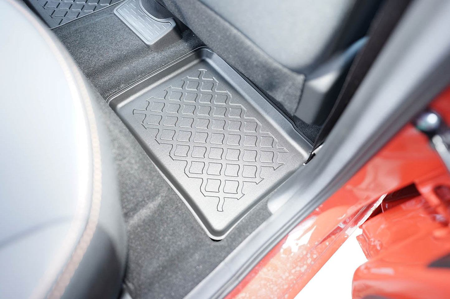 Covorase auto tip tavita Dacia Spring Facelift fabricatie 2024 - prezent, caroserie suv #1