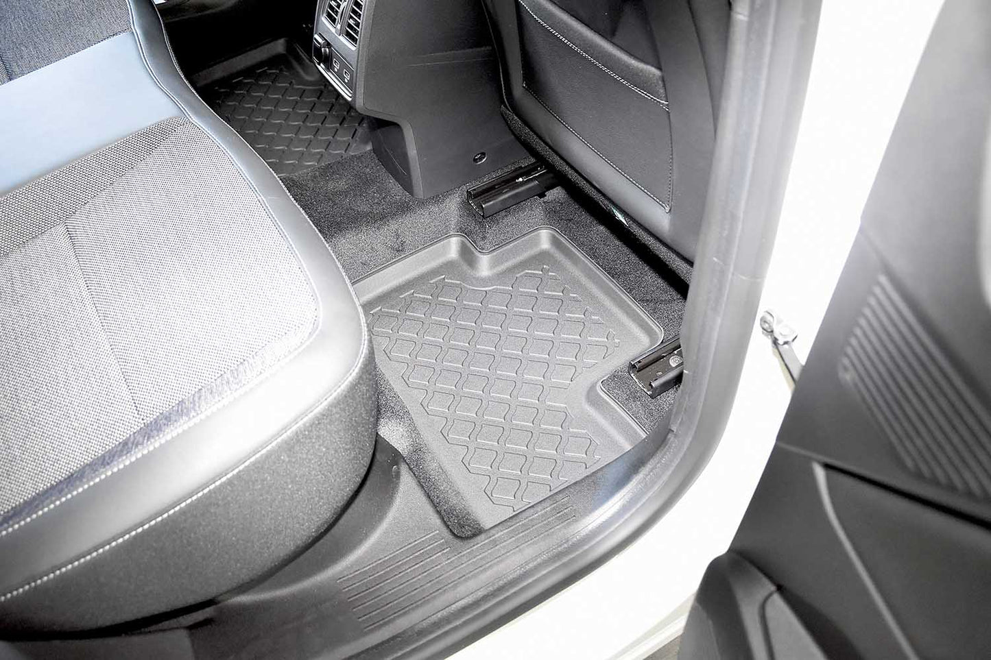 Covorase auto tip tavita Renault Captur II E-Tech Full Hybrid Facelift fabricatie 07.2024 - prezent, caroserie suv #1