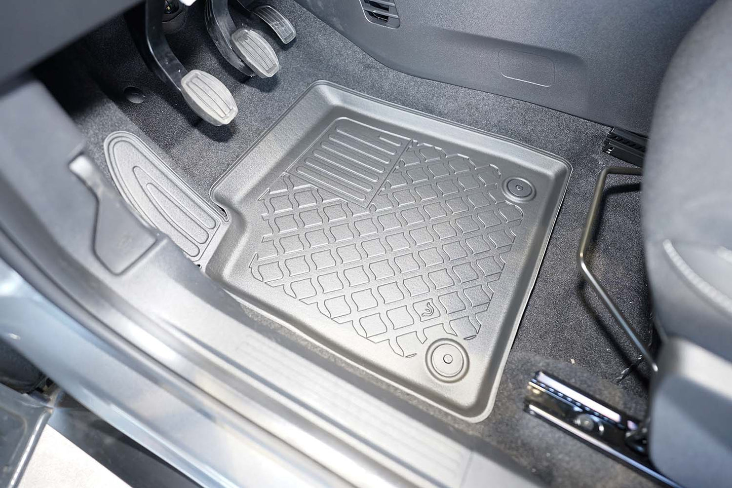 Covorase auto tip tavita Citroen C3 IV fabricatie 04.2024 -prezent, caroserie hatchback, nu corespunde pentru electric si MHEV #1 - Auto Alorria