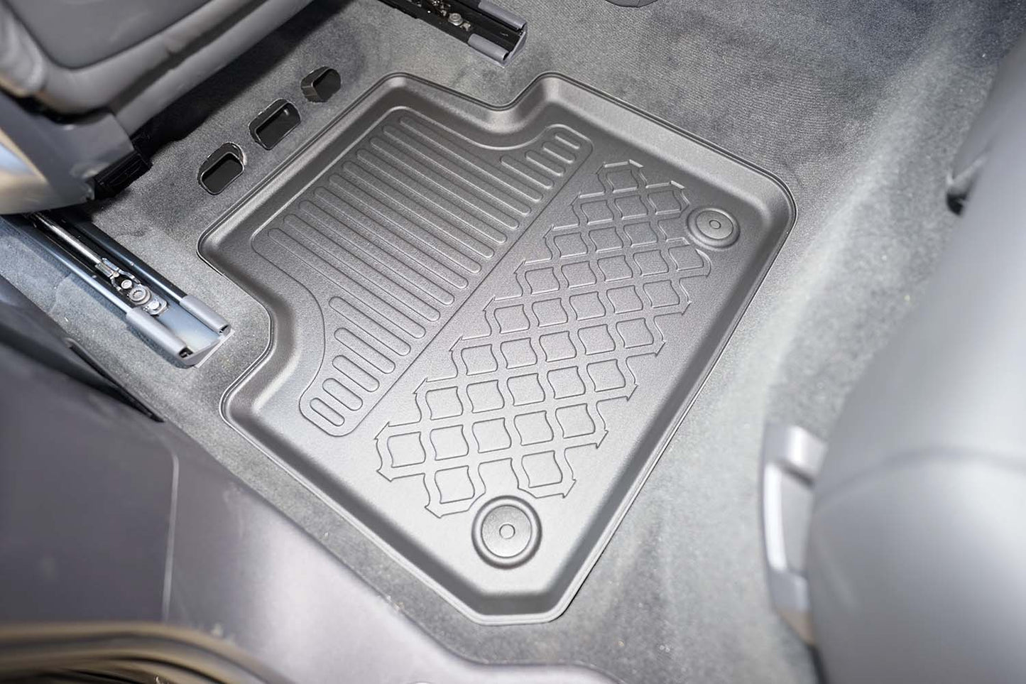 Covorase auto tip tavita Volkswagen Touareg III Facelift fabricatie 05.2023 - prezent, caroserie suv #1 - Auto Alorria