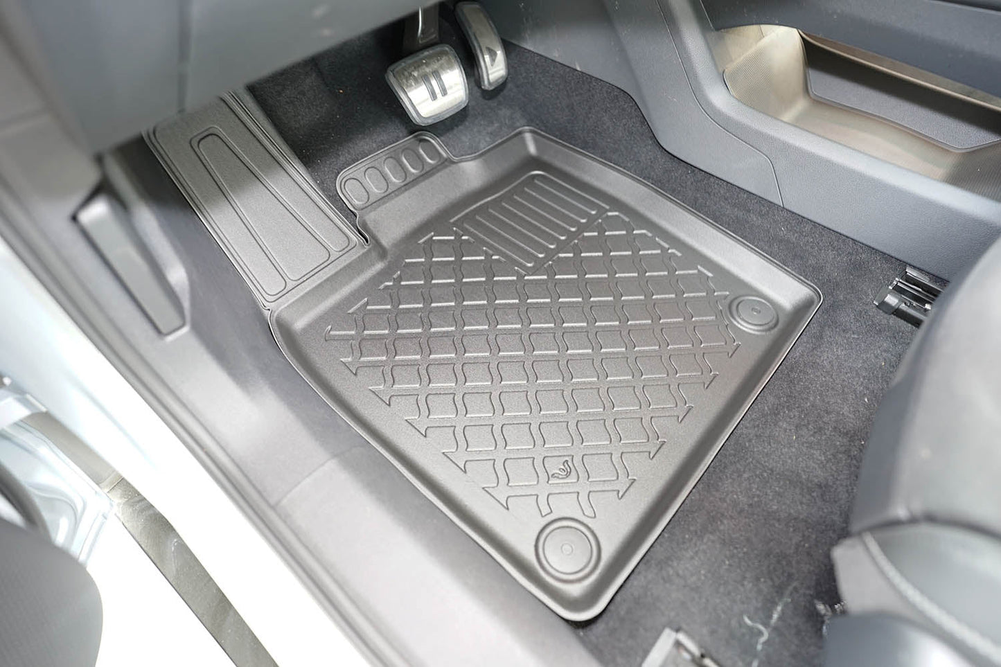 Covorase auto tip tavita Volkswagen ID.7 fabricatie 06.2024 - prezent, caroserie combi #3 - Auto Alorria
