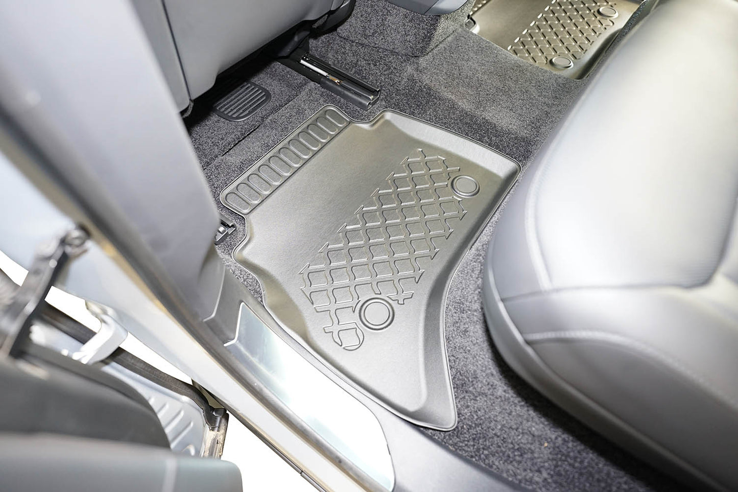 Covorase auto tip tavita Land Rover Range Rover V fabricatie 11.2021 - prezent, caroserie suv, 5 locuri, ampatament scurt #1
