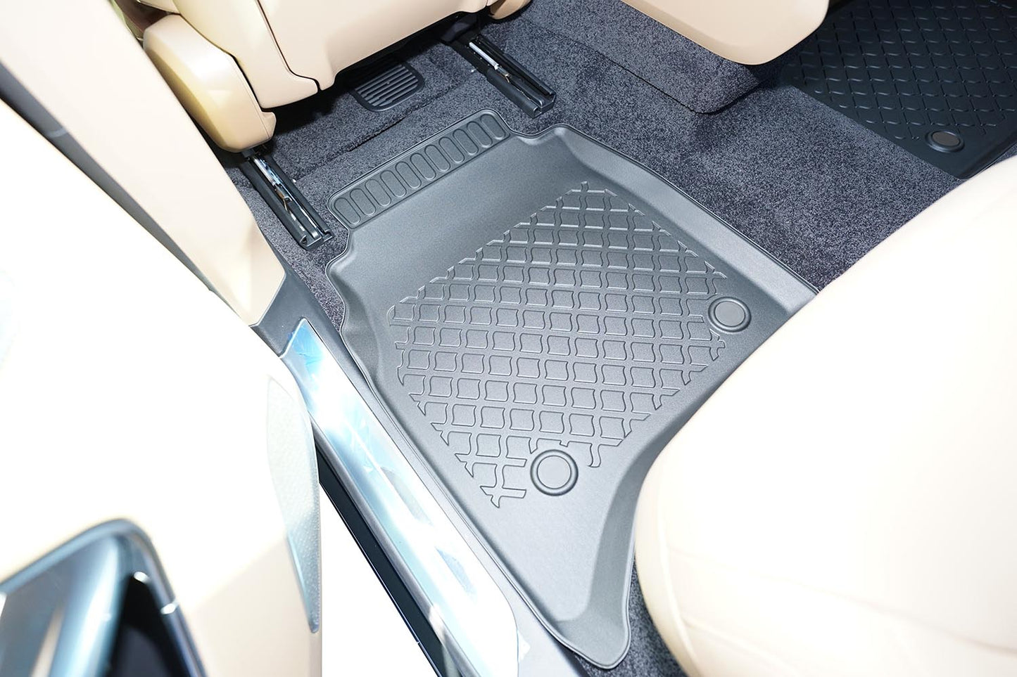 Covorase auto tip tavita Land Rover Range Rover V fabricatie 11.2021 - prezent, caroserie suv, 5 locuri, ampatament lung #1