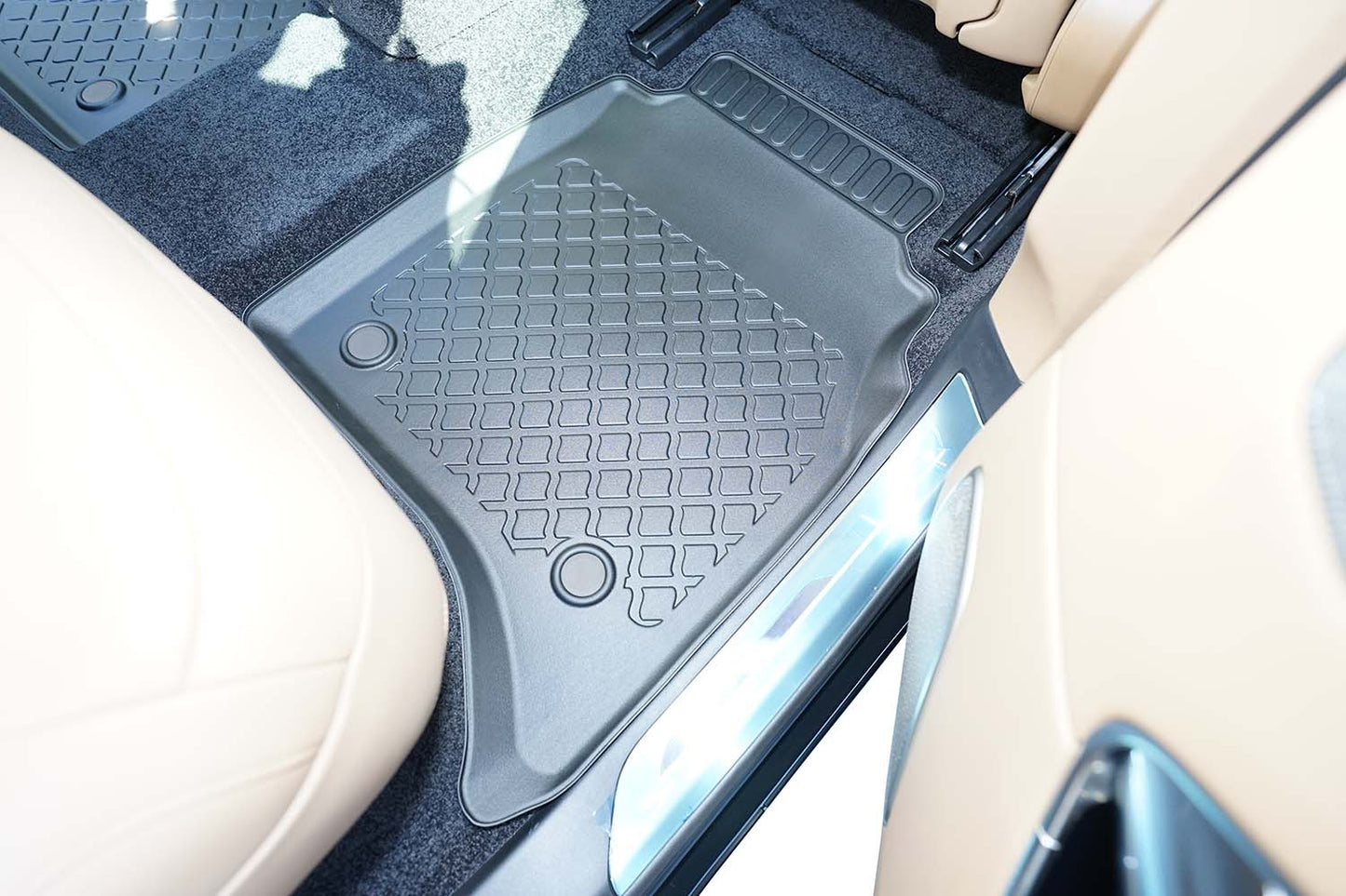 Covorase auto tip tavita Land Rover Range Rover V fabricatie 11.2021 - prezent, caroserie suv, 5 locuri, ampatament lung #1