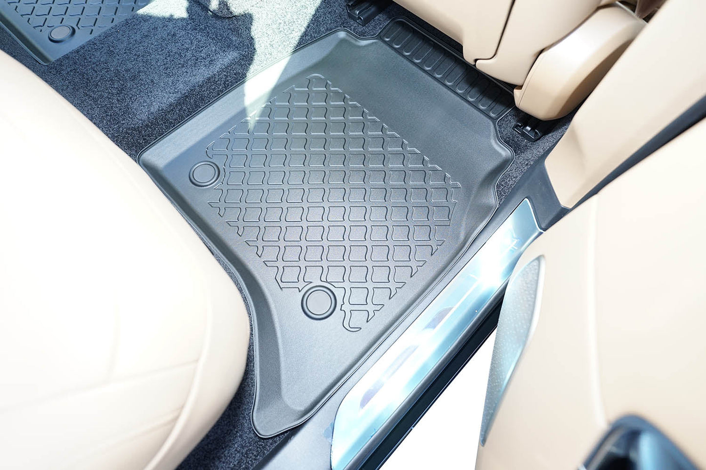 Covorase auto tip tavita Land Rover Range Rover V fabricatie 11.2021 - prezent, caroserie suv, 5 locuri, ampatament lung #1