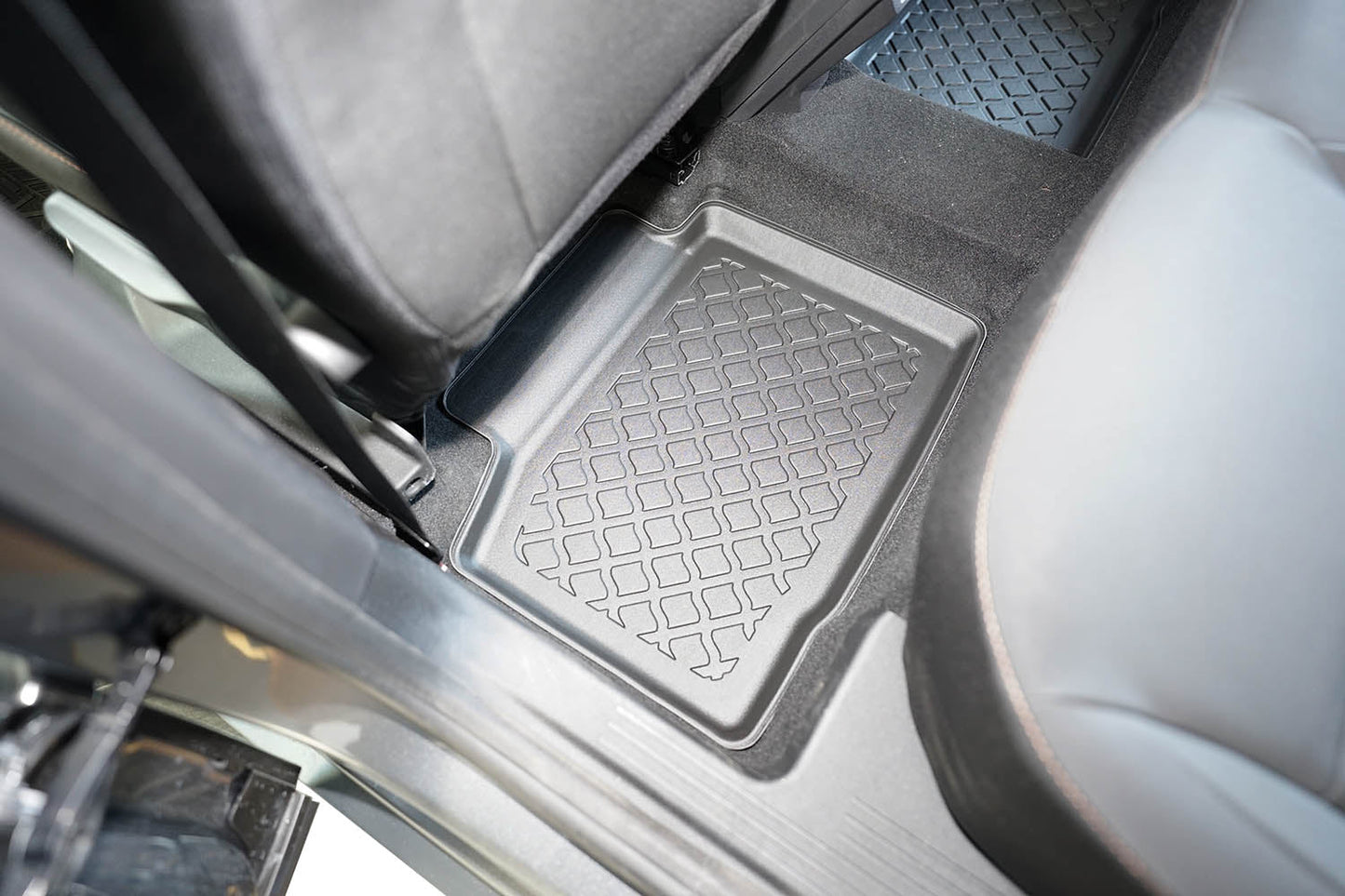 Covorase auto tip tavita Dacia Bigster Hybrid fabricatie 03.2025 - prezent, caroserie suv, nu corespunde pentru mHEV #1 - Auto Alorria