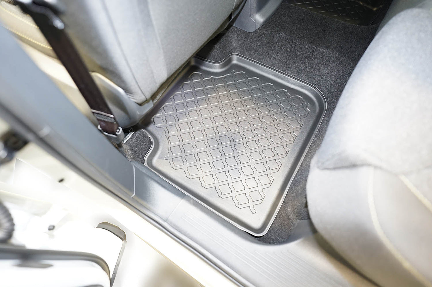 Covorase auto tip tavita Volkswagen Tayron fabricatie 03.2025 - prezent, caroserie suv, 5-7 locuri, fara rand 3 #1 - Auto Alorria