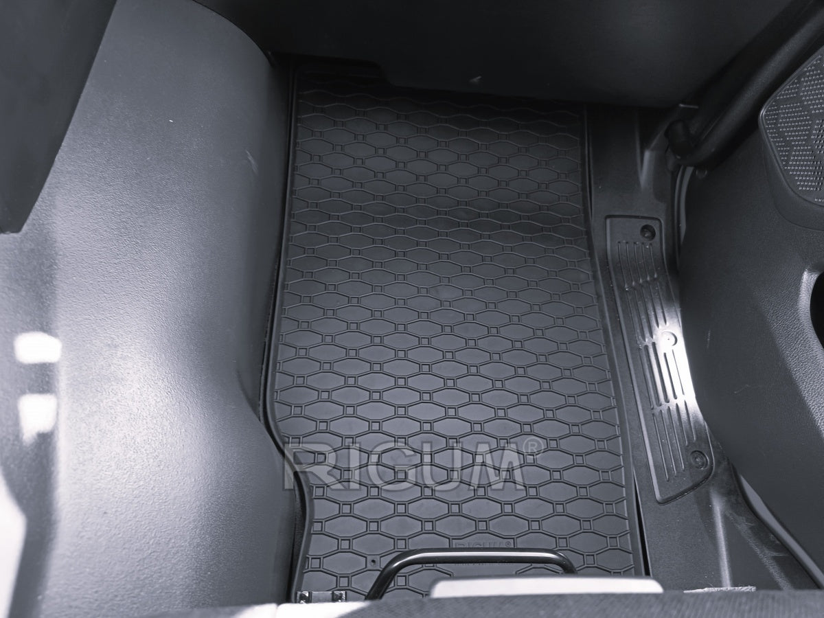 Covorase auto Iveco T-Way fabricatie 2021 - prezent, caroserie autoutilitara #1
