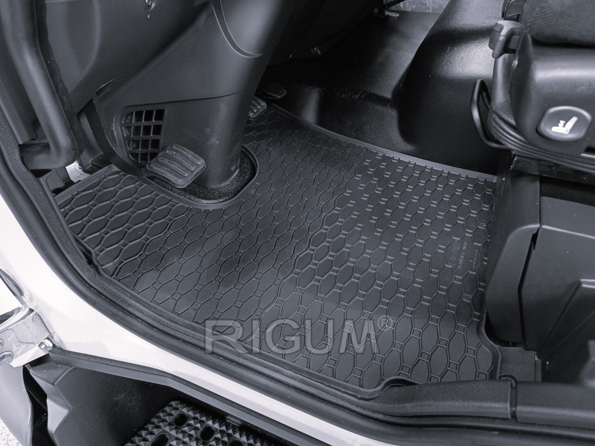 Covorase auto Iveco Eurocargo IV fabricatie 2015 - prezent, caroserie autoutilitara #1