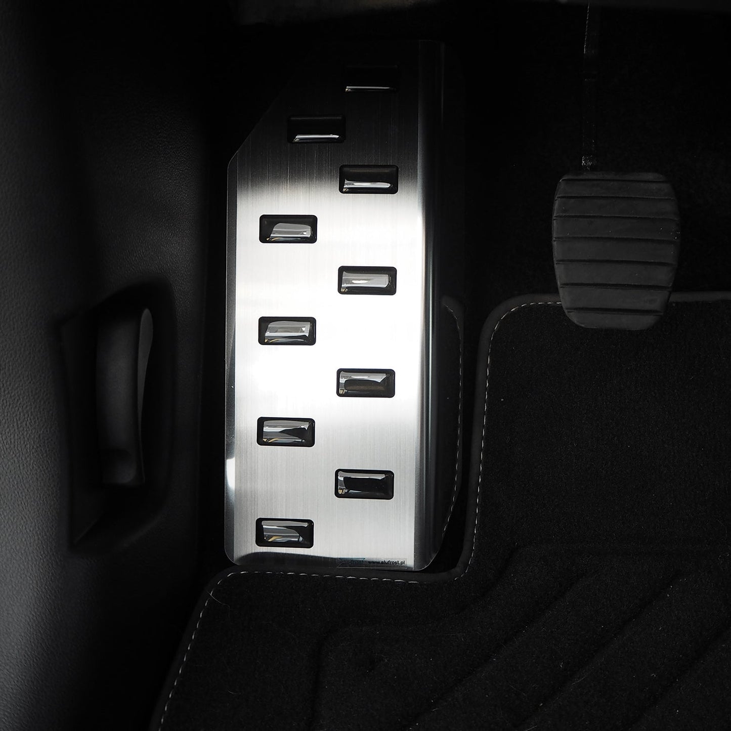 Suport protectie repaus picior inox Renault Laguna III, an fabricatie 07.2007 - 12.2015, caroserie hatchback | 32-3932
