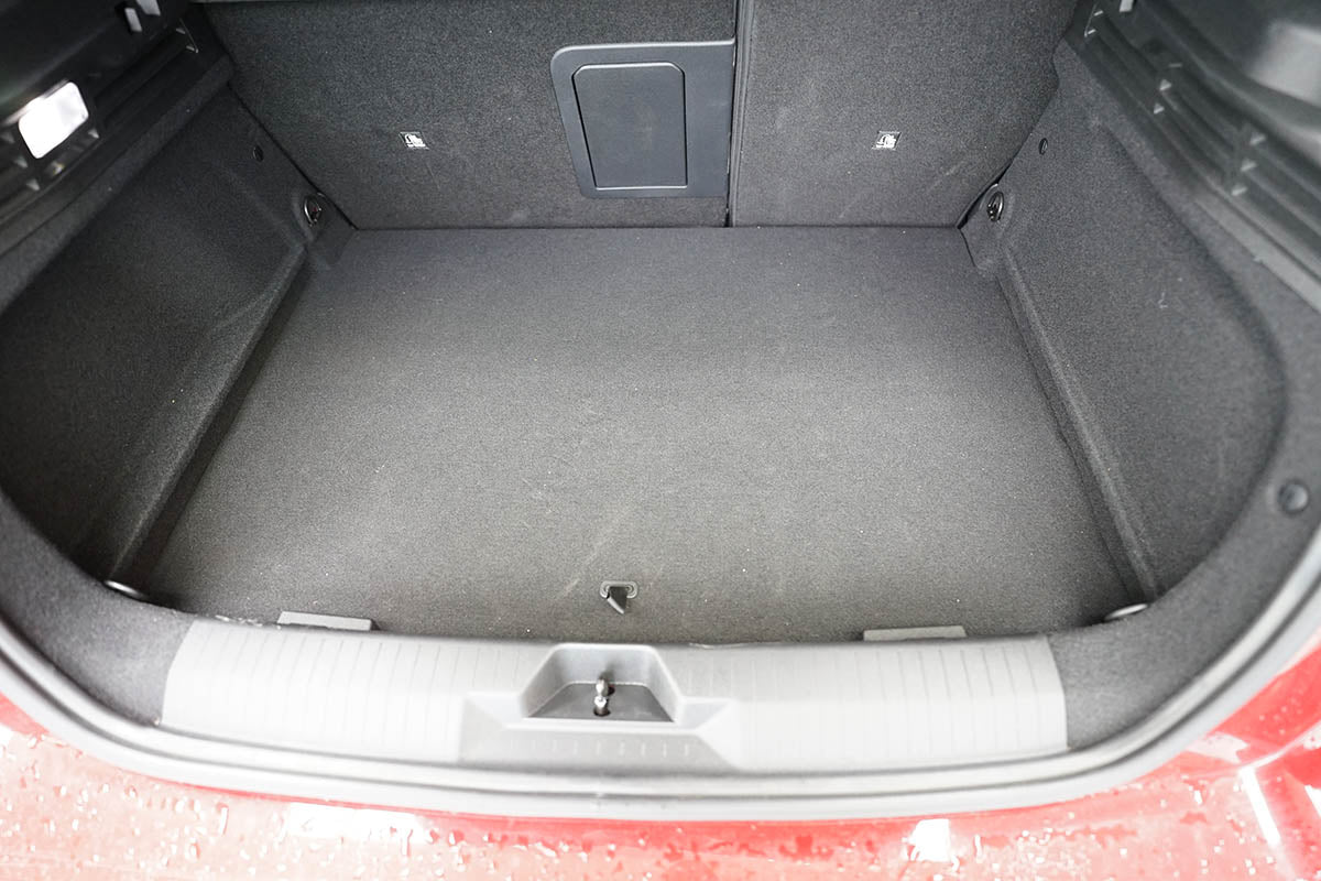 Tavita portbagaj Opel Astra L Hybrid fabricatie 2022 - prezent, caroserie hatchback #1