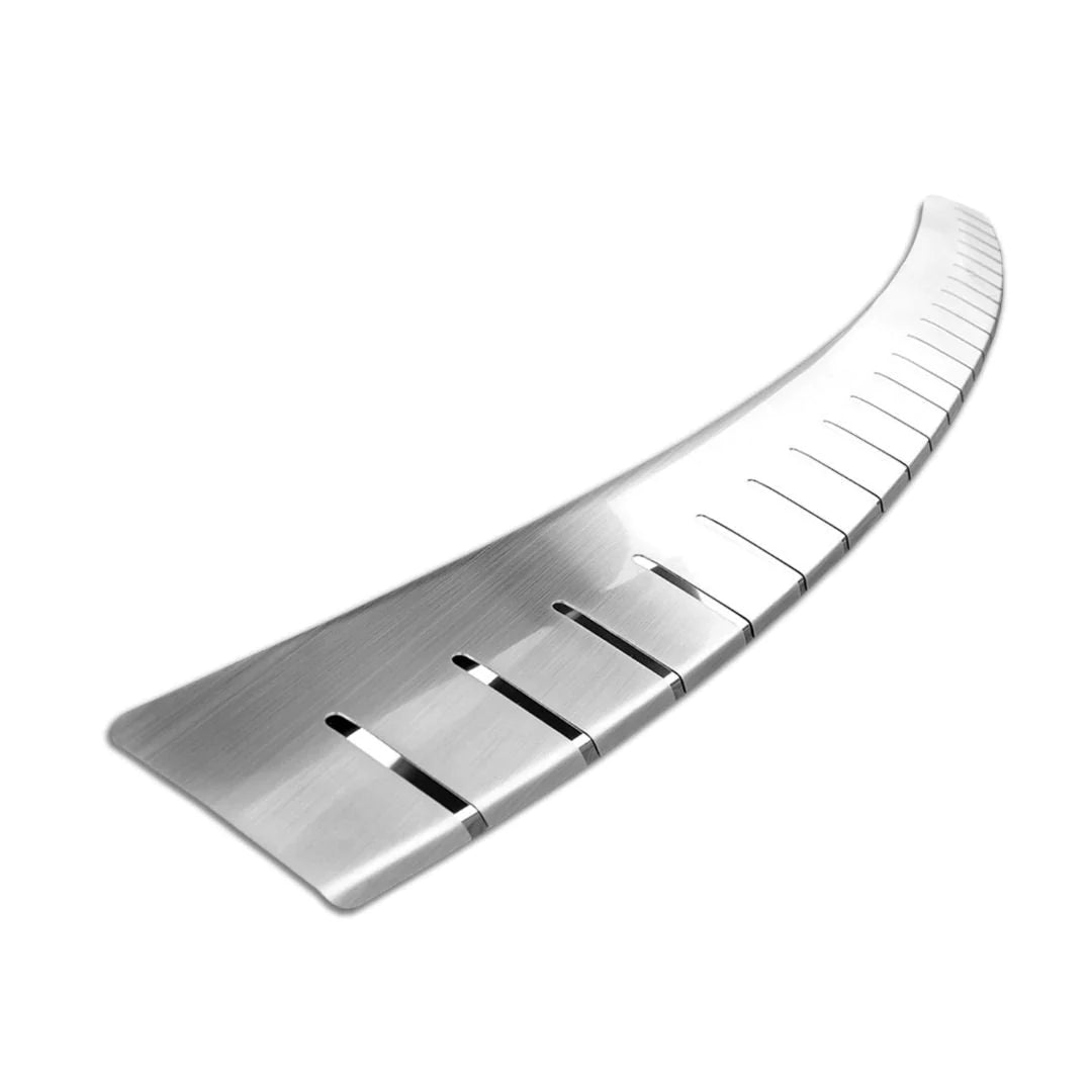 Protectii prag portbagaj inox Mitsubishi Outlander III, an fabricatie 2015 - prezent, caroserie suv, pentru modelele cu bara fara senzori de parcare