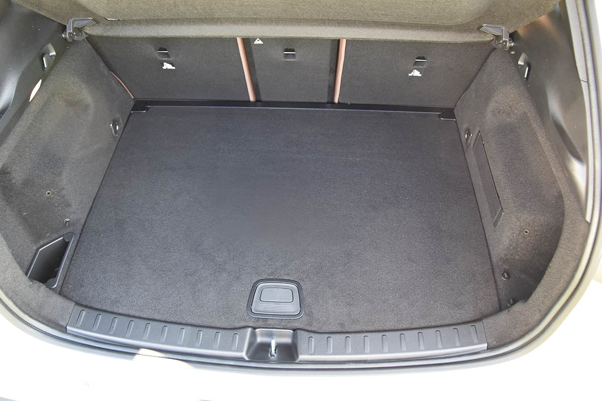 Tavita de portbagaj Mercedes GLA H247, caroserie SUV, fabricatie 12.2019 - prezent, portbagaj superior #1