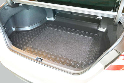 Tavita portbagaj Toyota Camry Hybrid fabricatie 2018 - prezent, caroserie sedan #1