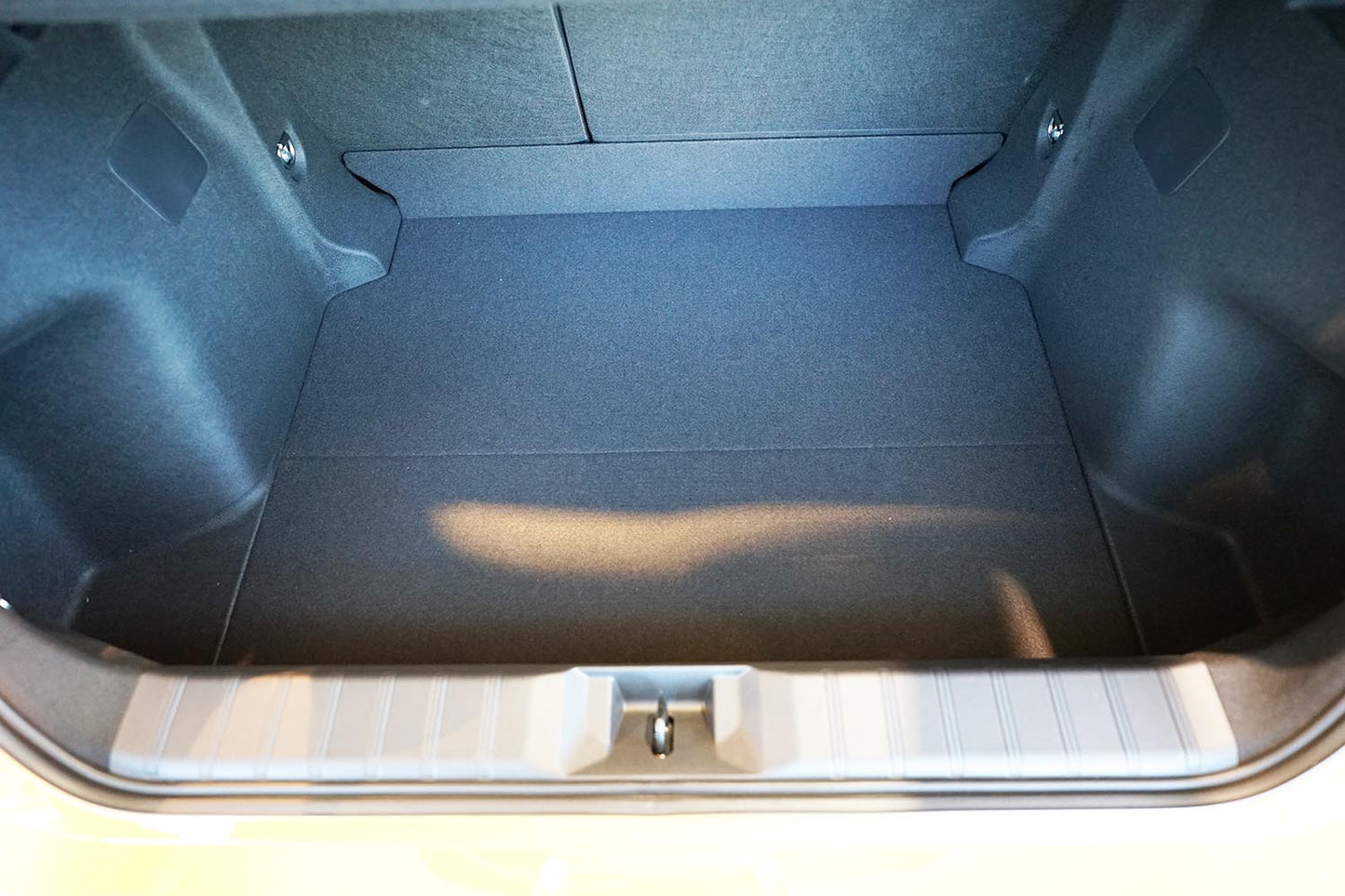 Tavita portbagaj Lexus LBX Hybrid fabricatie 03.2024 - prezent, caroserie suv, fara subwoofer / sistem audio Mark Levinson Premium #1