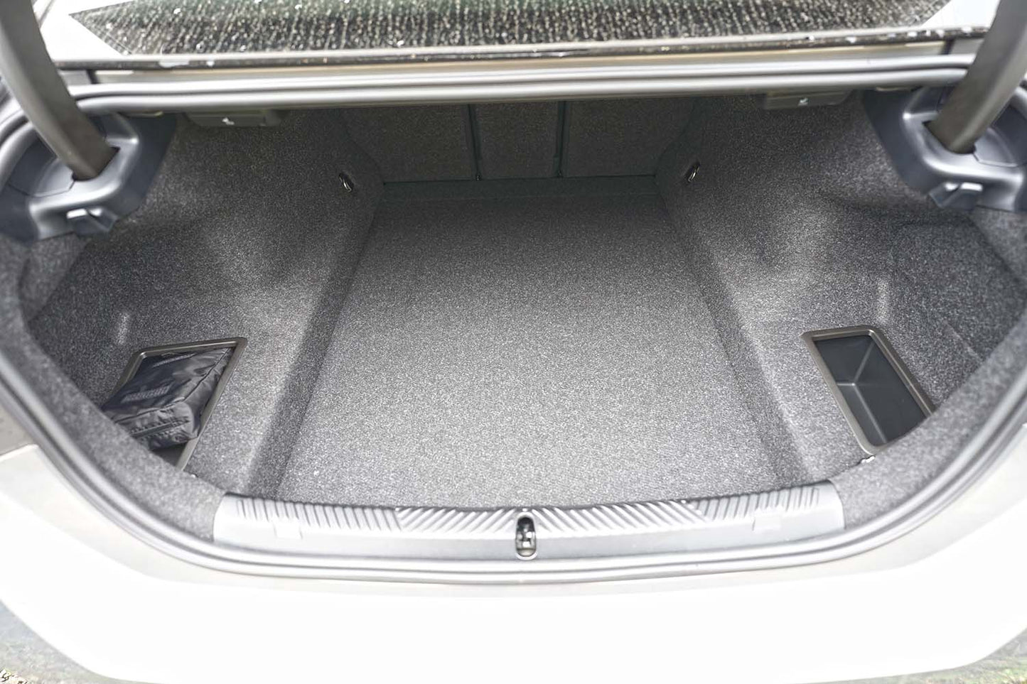 Tavita portbagaj BMW Seria 5 G60 fabricatie 10.2023 - prezent, caroserie sedan, nu corespunde pentru electric #2