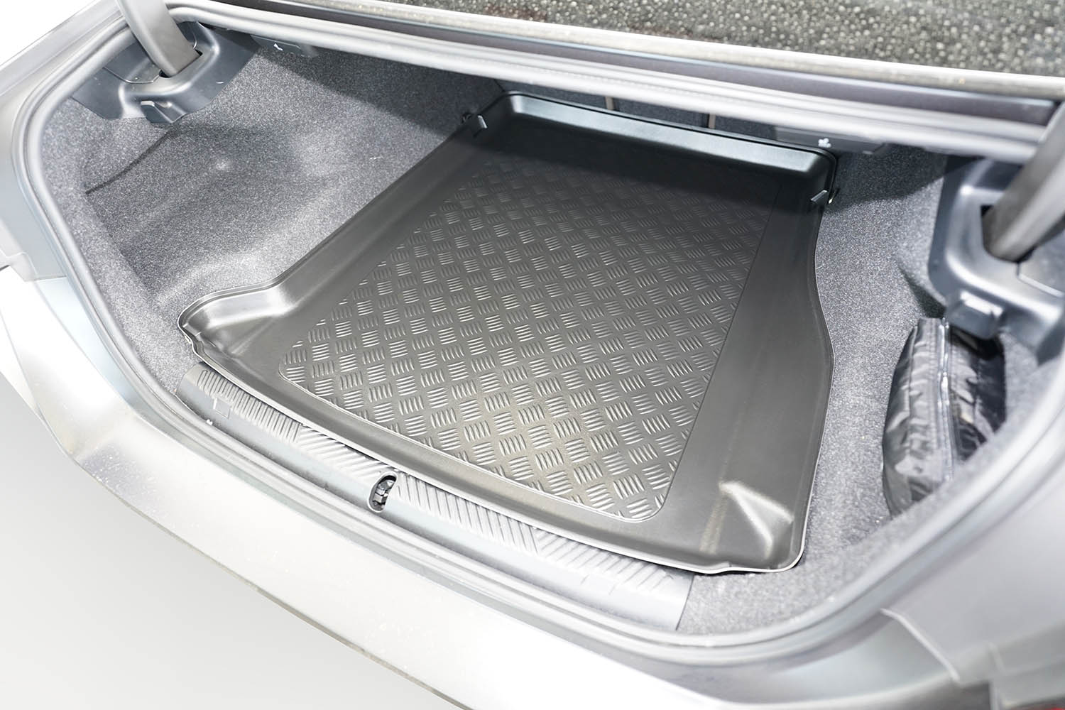 Tavita portbagaj BMW i5 G60 fabricatie 10.2023 - prezent, caroserie sedan #2 - Auto Alorria