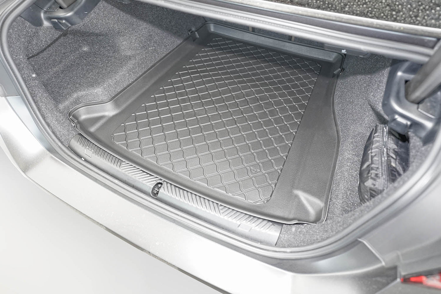 Tavita portbagaj BMW i5 G60 fabricatie 10.2023 - prezent, caroserie sedan #1 - Auto Alorria