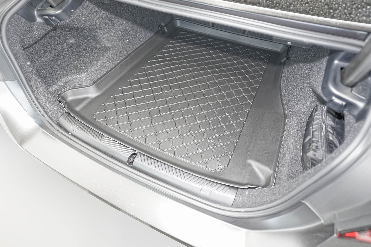 Tavita portbagaj BMW i5 G60 fabricatie 10.2023 - prezent, caroserie sedan #1 - Auto Alorria