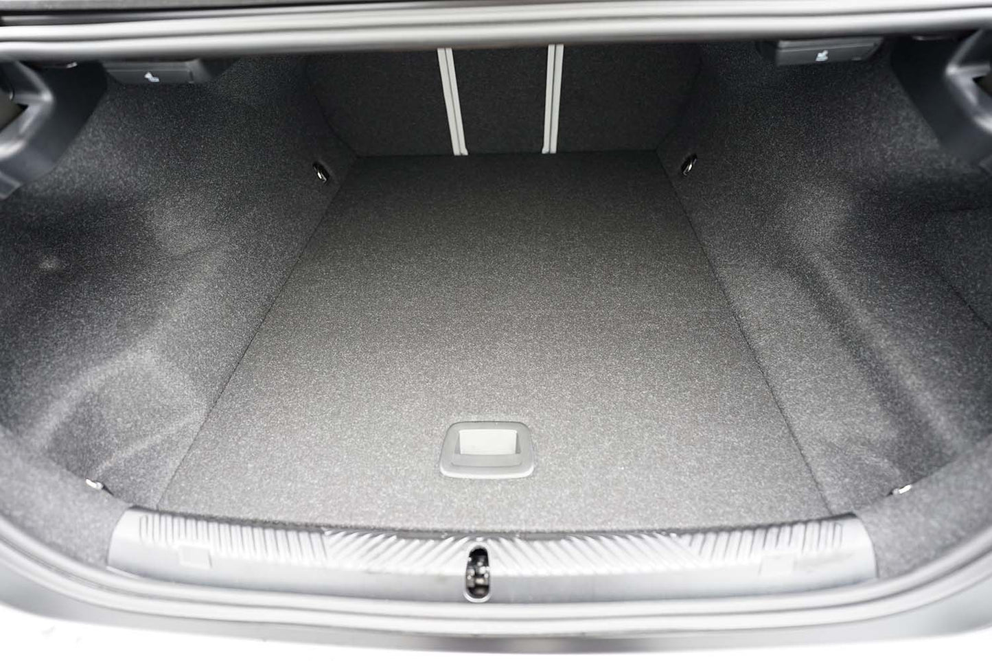 Tavita portbagaj BMW i5 G60 fabricatie 10.2023 - prezent, caroserie sedan #1 - Auto Alorria