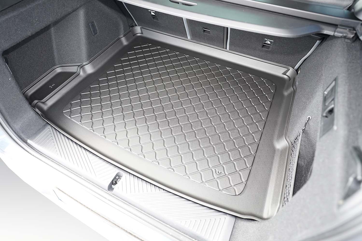 Tavita portbagaj BMW X3 G45 MHEV fabricatie 11.2024 - prezent, caroserie suv, cu ureche detasabila pe stanga #1 - Auto Alorria