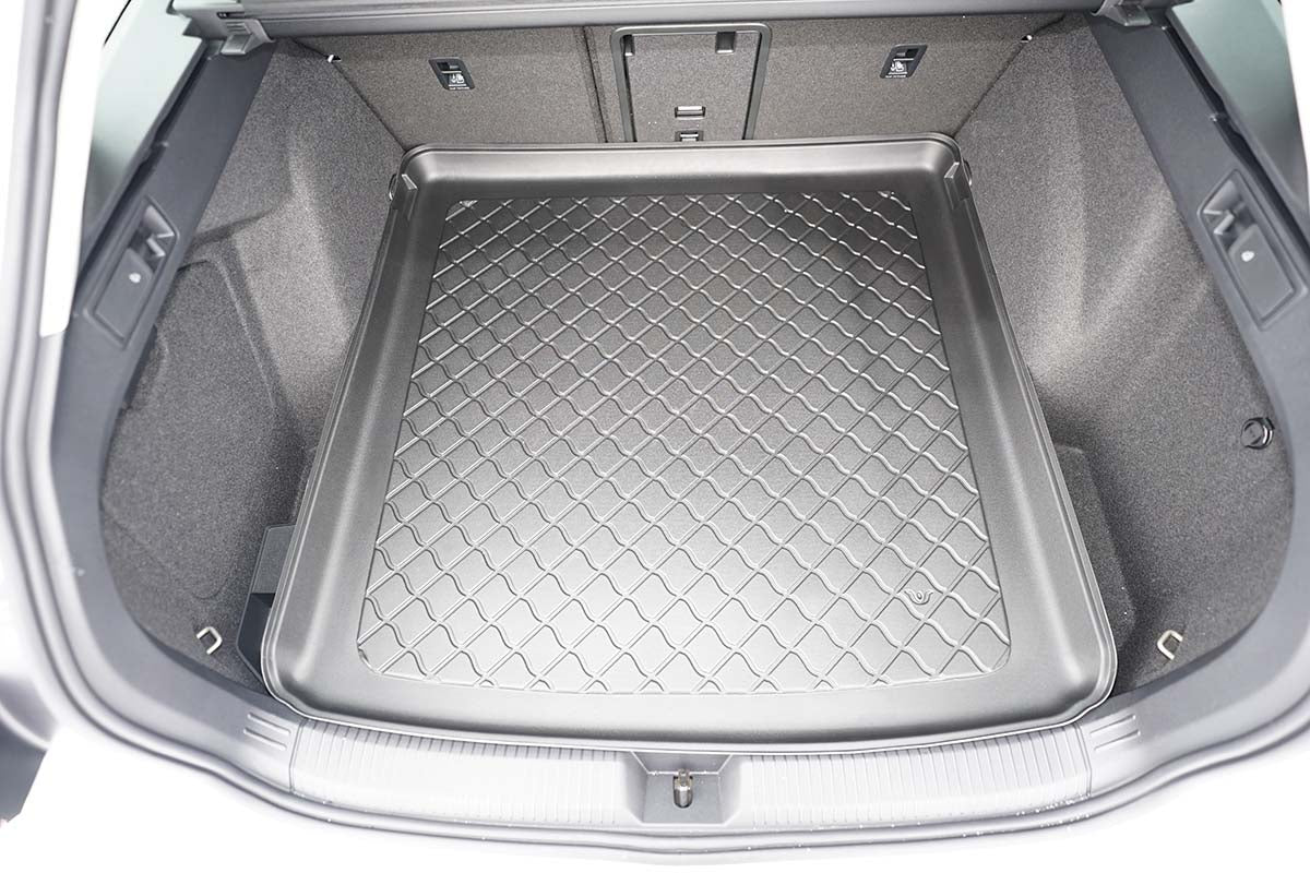 Tavite portbagaj Volkswagen Golf 8, caroserie combi, an fabricatie 11.2020 - prezent, portbagaj superior | 193883GRD