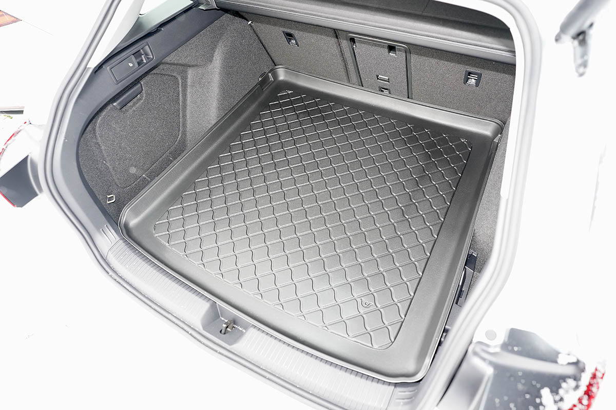 Tavite portbagaj Volkswagen Golf 8, caroserie combi, an fabricatie 11.2020 - prezent, portbagaj superior | 193883GRD