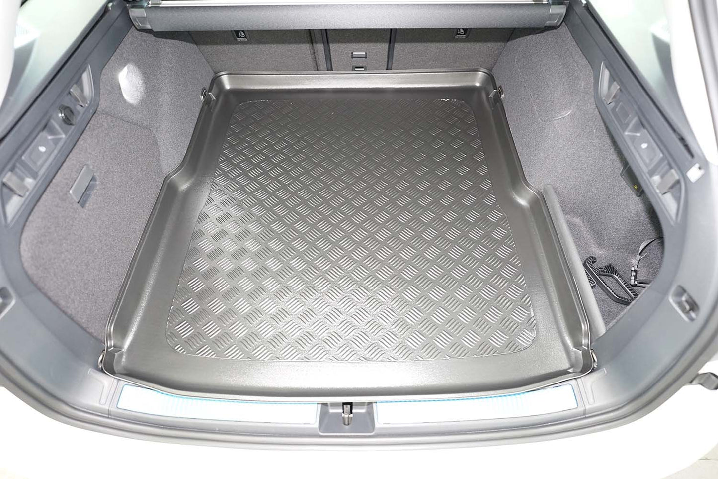 Tavita portbagaj Skoda Superb IV PHEV fabricatie 03.2024 - prezent, caroserie combi, podea variabila in pozitie superioara, fara separator #1