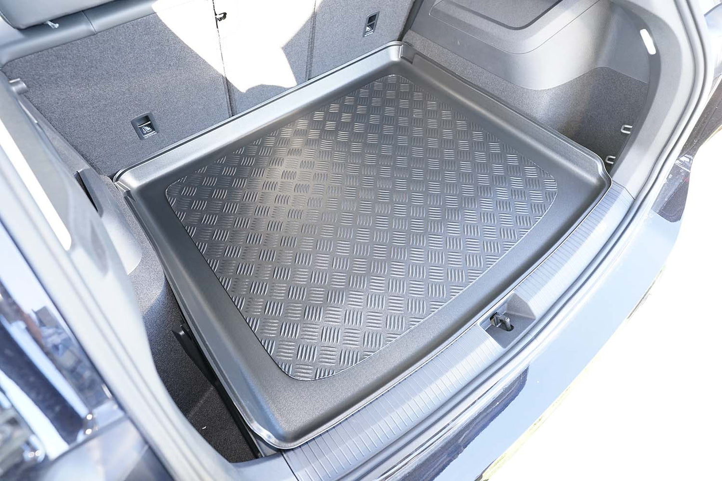 Tavita portbagaj Volkswagen Tiguan III MHEV fabricatie 11.2023 - prezent, caroserie suv, portbagaj superior, podea variabila in pozitie superioara #2