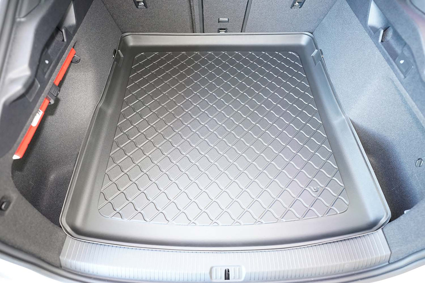 Tavita portbagaj Volkswagen ID.7 fabricatie 06.2024 - prezent, caroserie combi, portbagaj superior, podea variabila in pozitie superioara #1