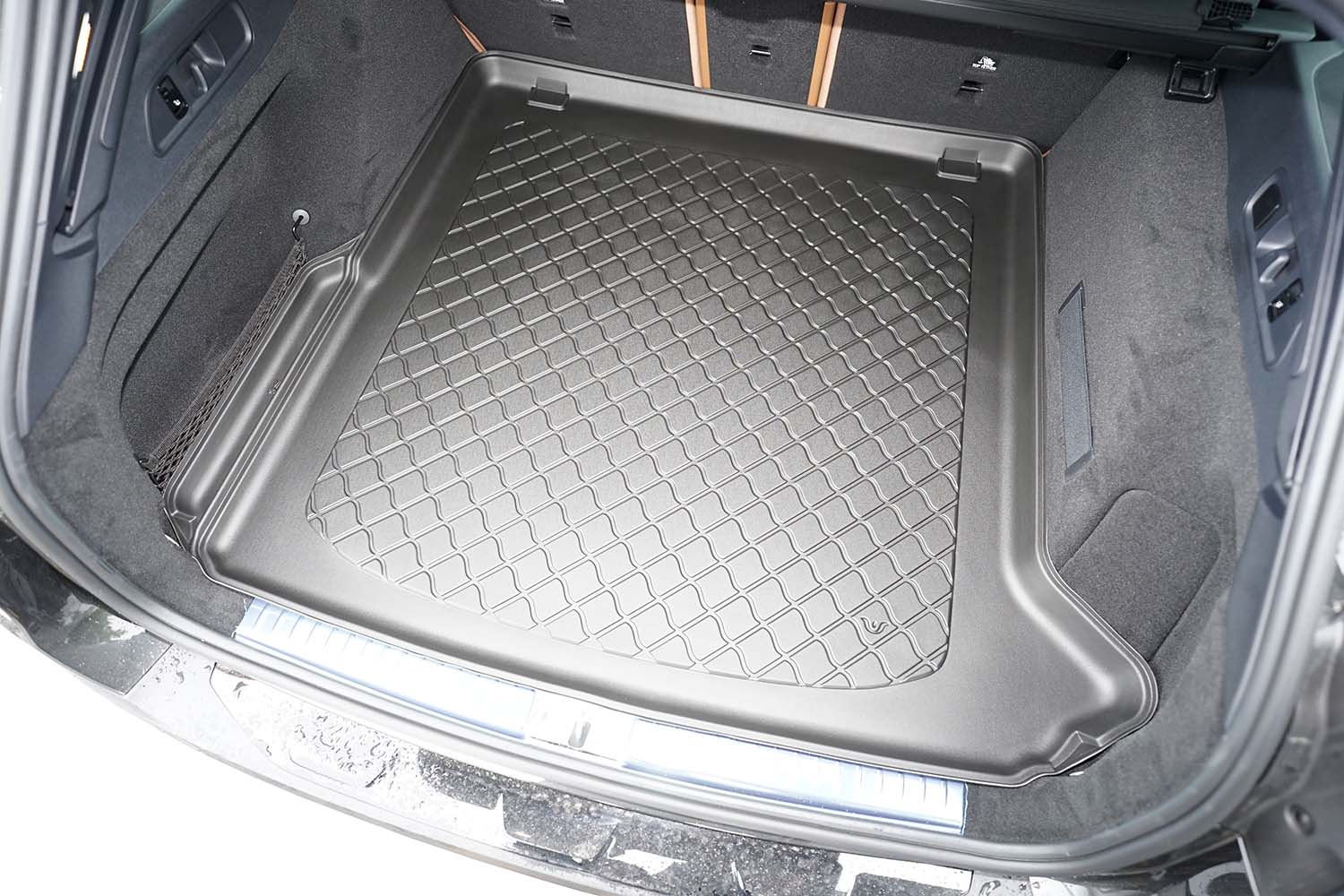Tavita portbagaj Mercedes E-Class W214 T-Modell fabricatie 08.2023 - prezent, caroserie combi, nu corespunde pentru PHEV, cu ureche detasabila pe stanga #1 - Auto Alorria