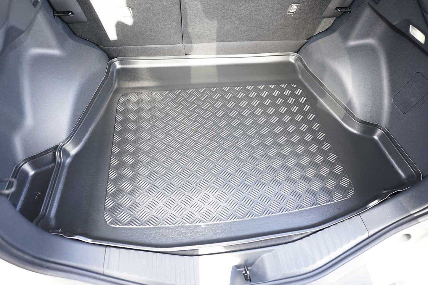 Tavita portbagaj Toyota bZ4X fabricatie 07.2022 - prezent, caroserie suv, portbagaj superior, cu ureche detasabila pentru subwoofer #2
