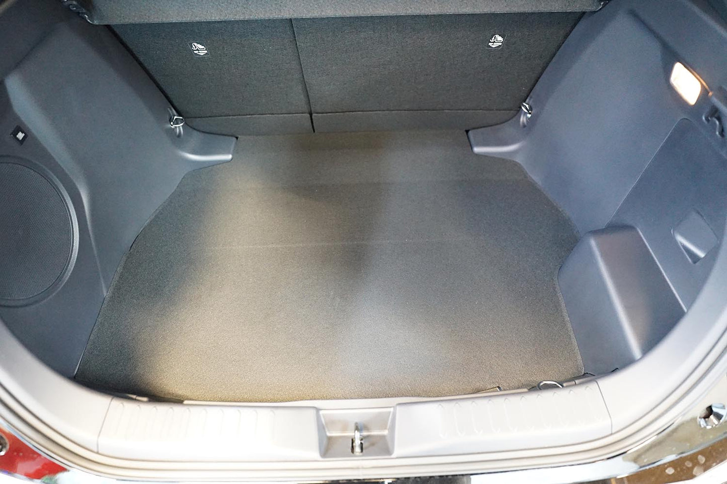 Tavita portbagaj Toyota C-HR II Hybrid 2.0 Dynamic Force 4x4 fabricatie 01.2024 - prezent, caroserie suv, cu ureche detasabila pentru subwoofer, nu corespunde pentru PHEV #1