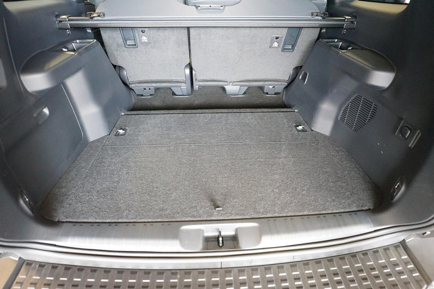 Tavita portbagaj Toyota Land Cruiser J25 fabricatie 06.2024 - prezent, caroserie suv, 5 locuri #1 - Auto Alorria