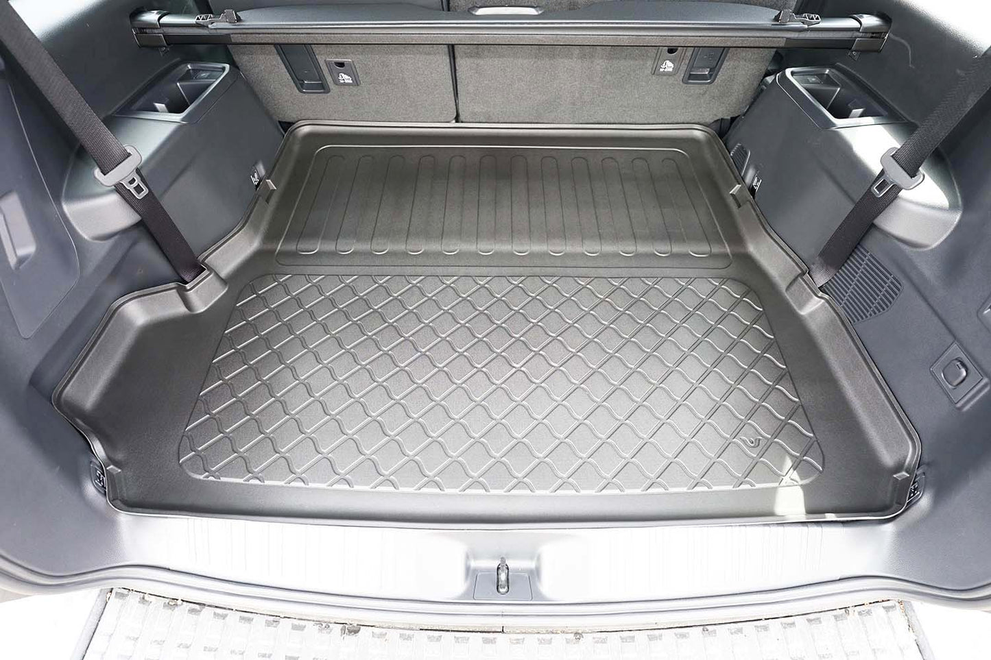 Tavita portbagaj Toyota Land Cruiser J25 fabricatie 06.2024 - prezent, caroserie suv, 7 locuri, rand 3 culcat #1 - Auto Alorria