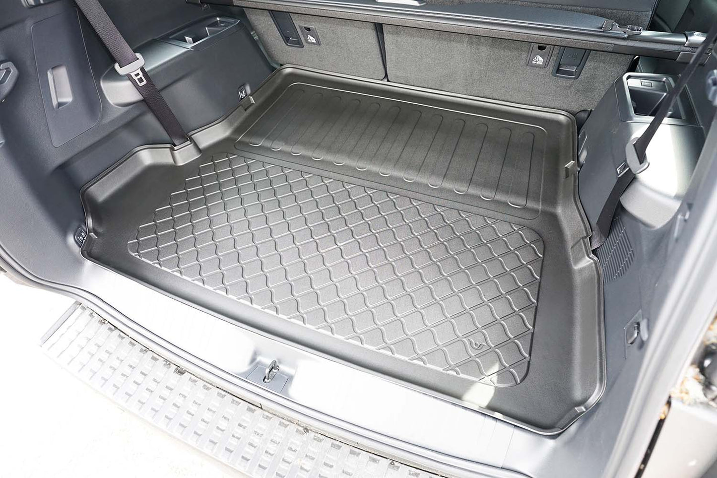 Tavita portbagaj Toyota Land Cruiser J25 fabricatie 06.2024 - prezent, caroserie suv, 7 locuri, rand 3 culcat #1 - Auto Alorria