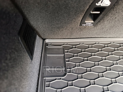 Tavita portbagaj Land Rover Range Rover Velar fabricatie 09.2017 - prezent, caroserie suv #1