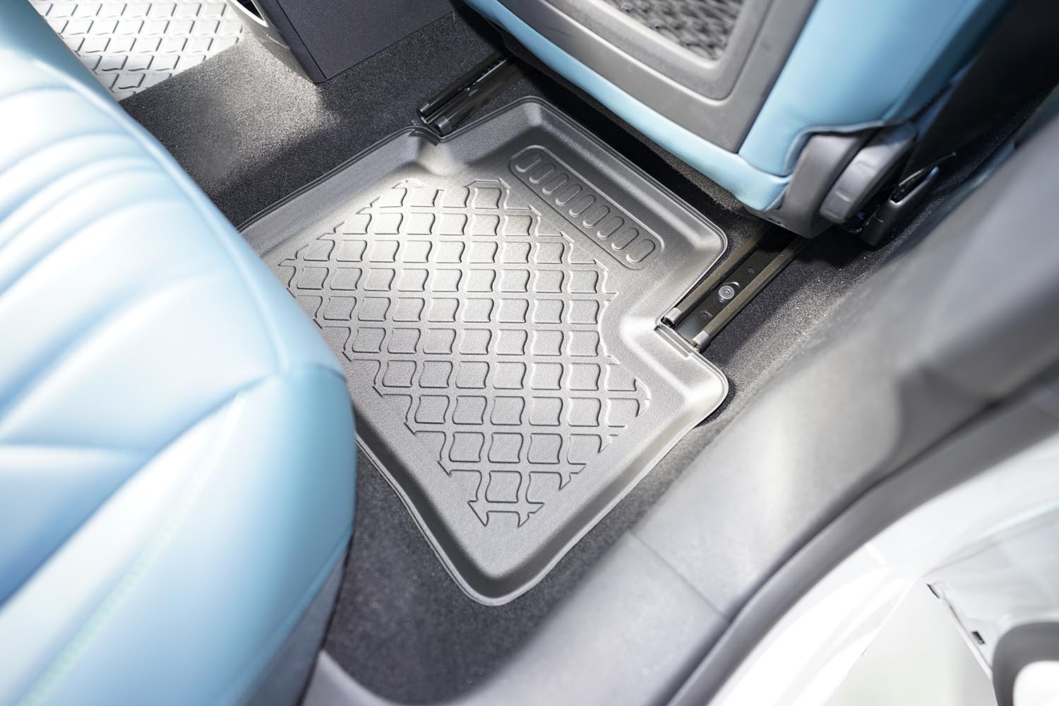 Covorase auto tip tavita Peugeot 308 Hybrid (MHEV) fabricatie 09.2023 - prezent, caroserie combi #1 - Auto Alorria