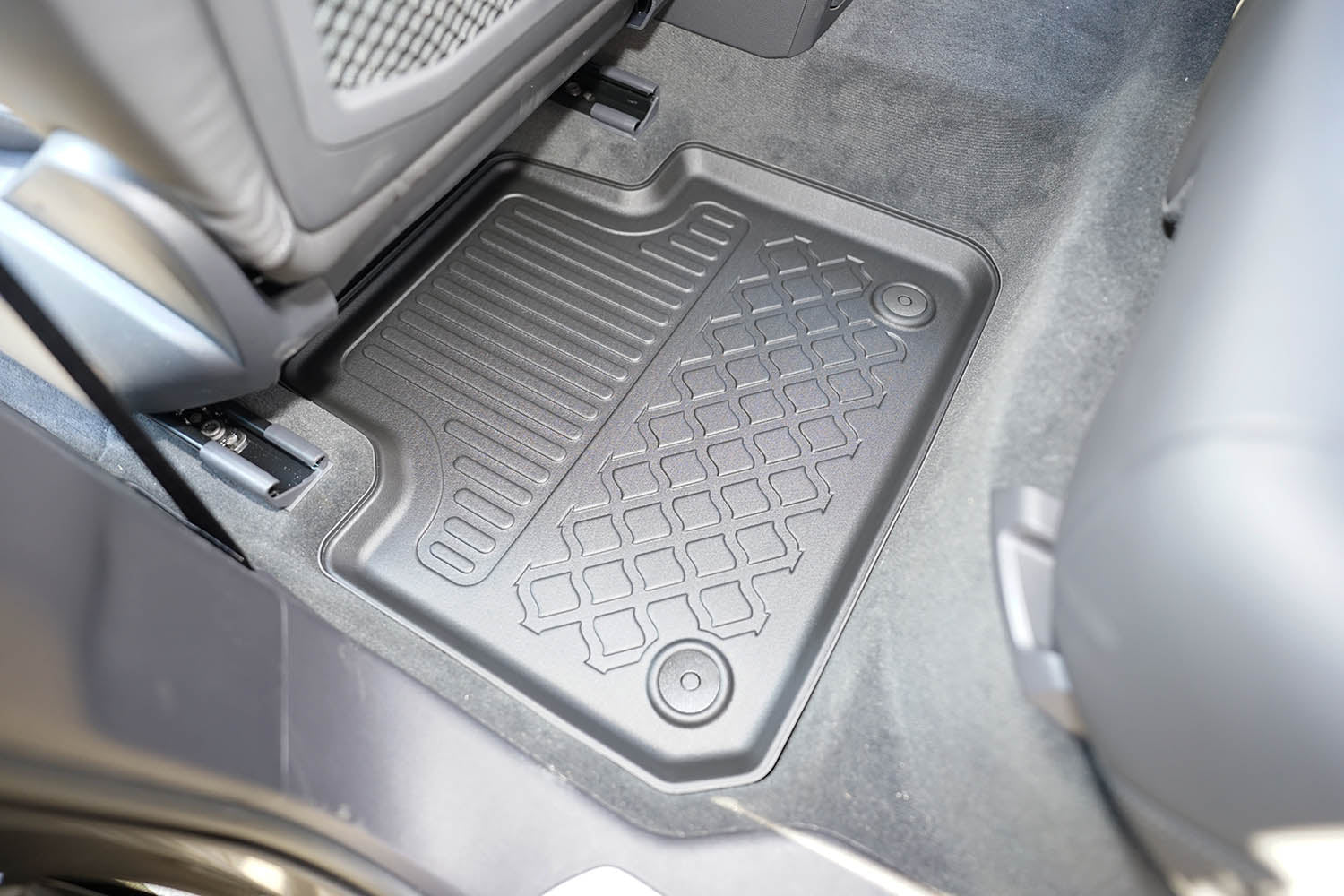 Covorase auto tip tavita Volkswagen Touareg III Facelift fabricatie 05.2023 - prezent, caroserie suv #1 - Auto Alorria